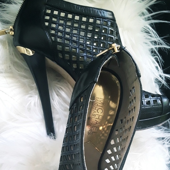 Michael Kors Heels - Picture 1 of 3